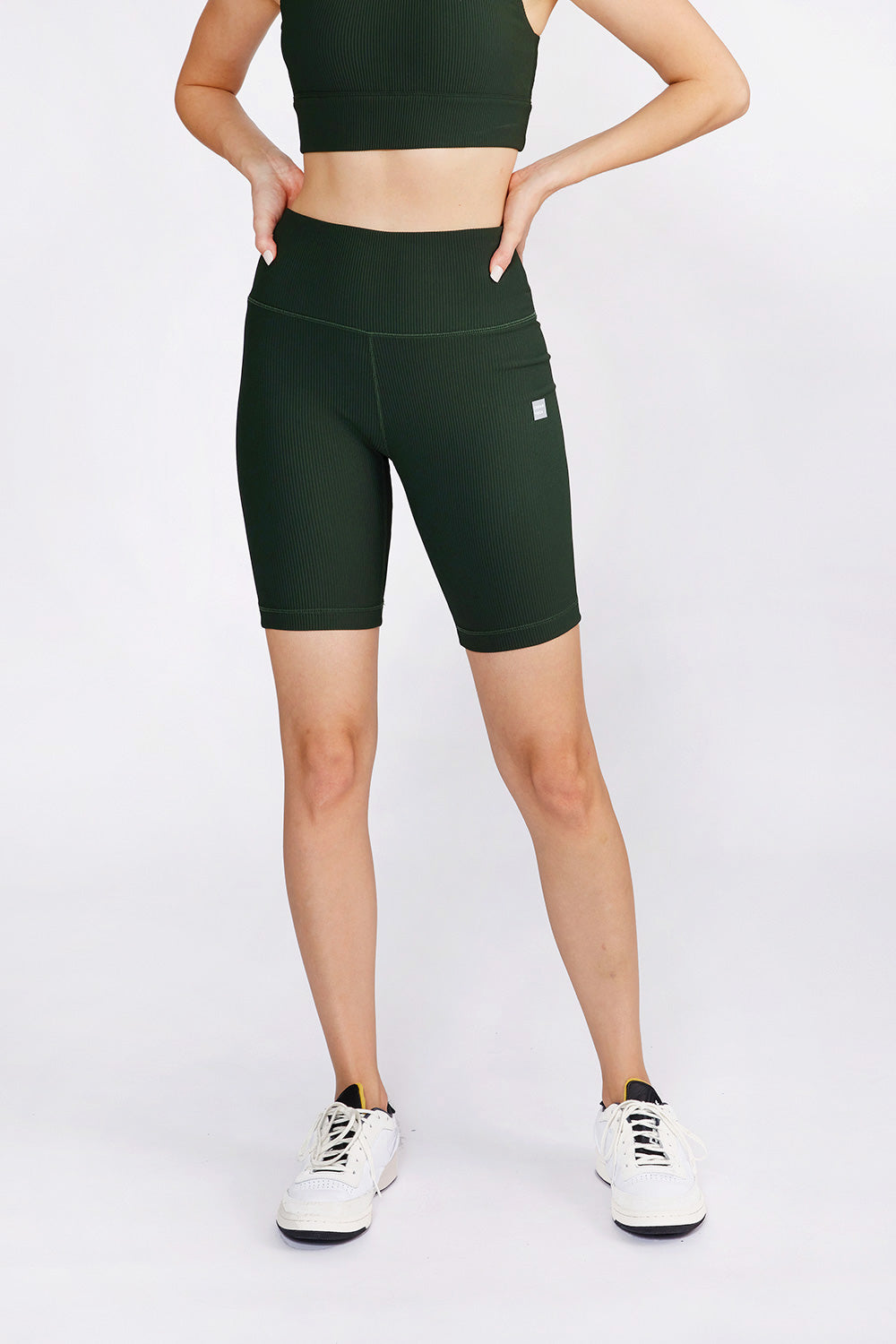 Harper biker shorts hunter green 8"
