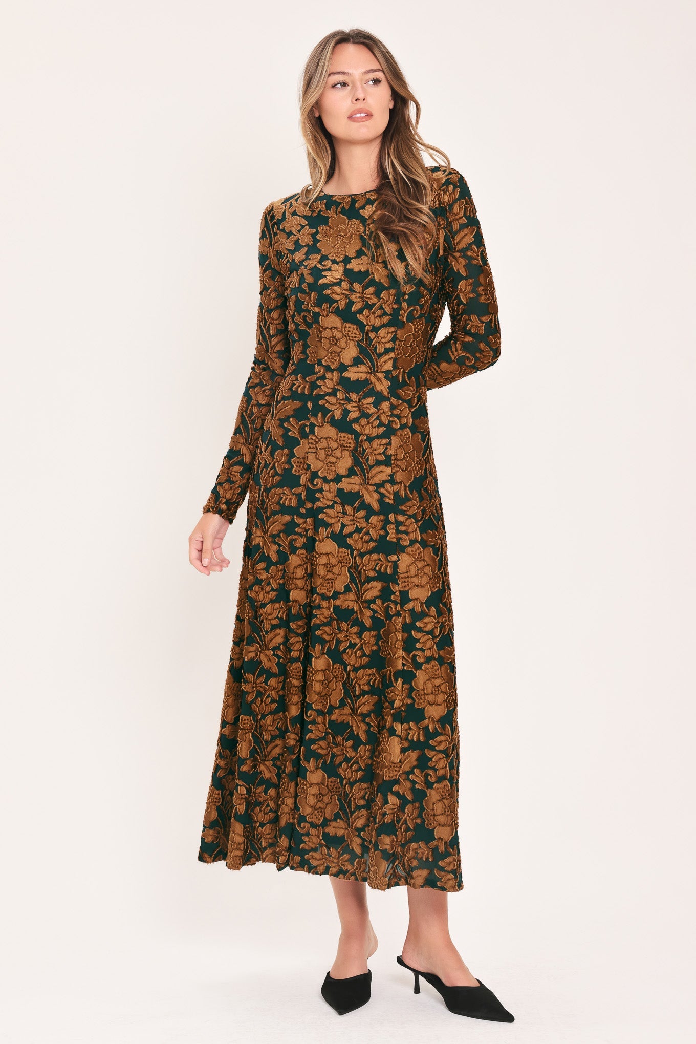 EMERALD ENCHANTMENT KELLY GREEN BURNOUT VELVET MAXI DRESS
