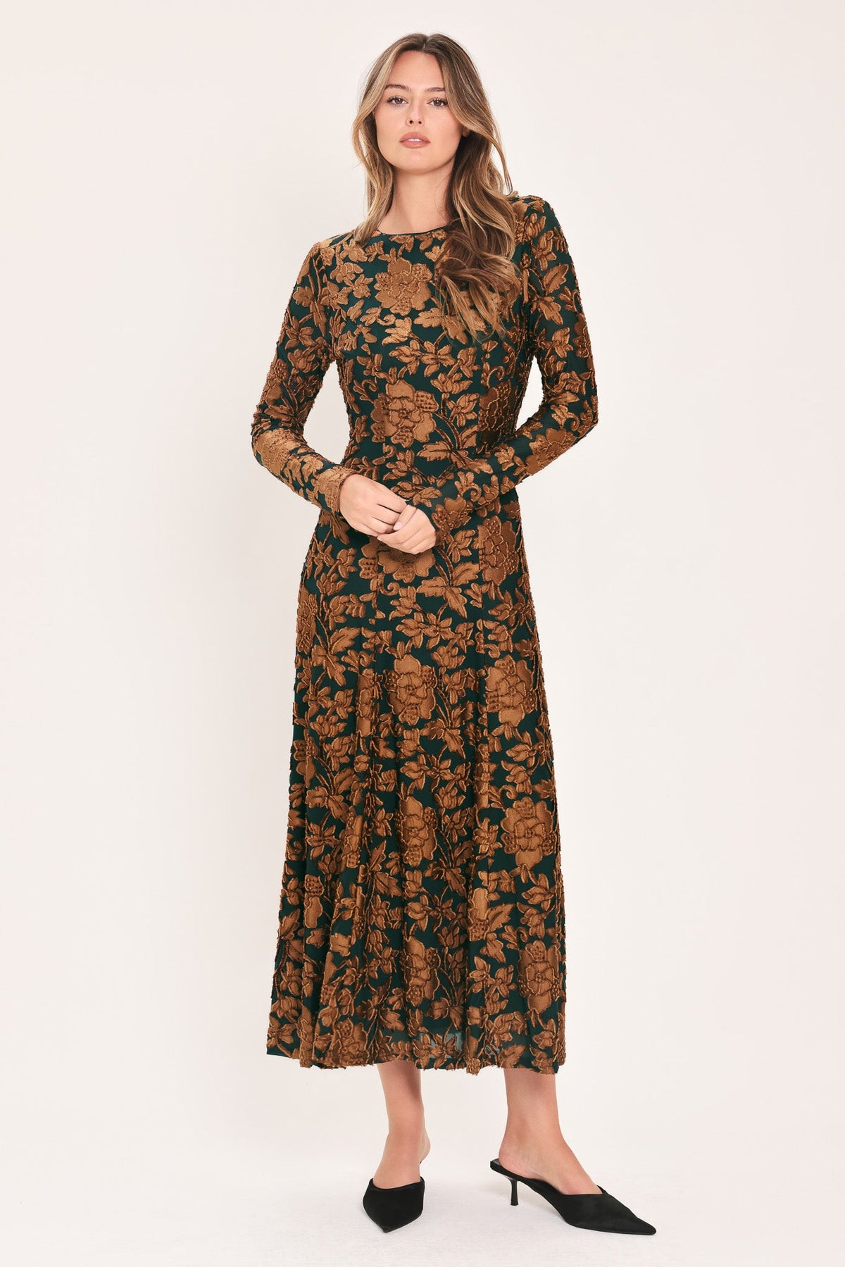 EMERALD ENCHANTMENT KELLY GREEN BURNOUT VELVET MAXI DRESS