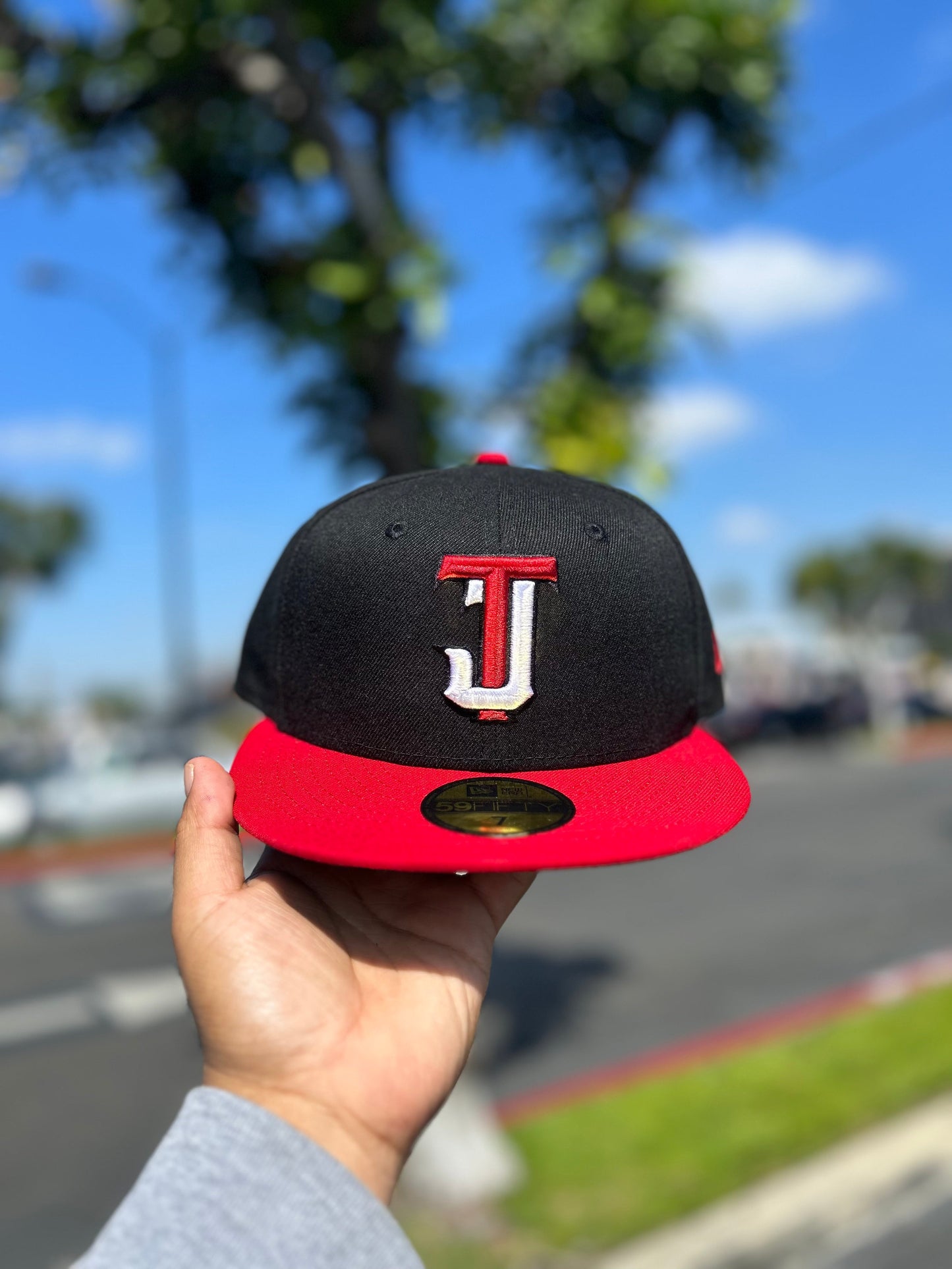 Toros de Tijuana Black / Red 5950