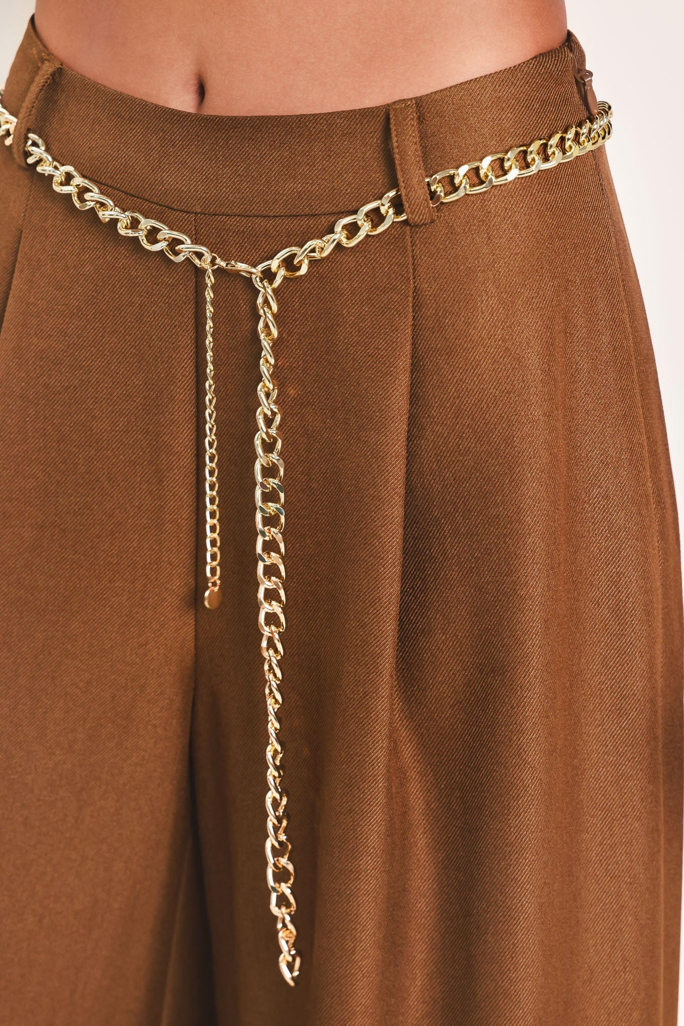 UPTOWN MOMENT CHAIN BELTED WIDE LEG PANTS