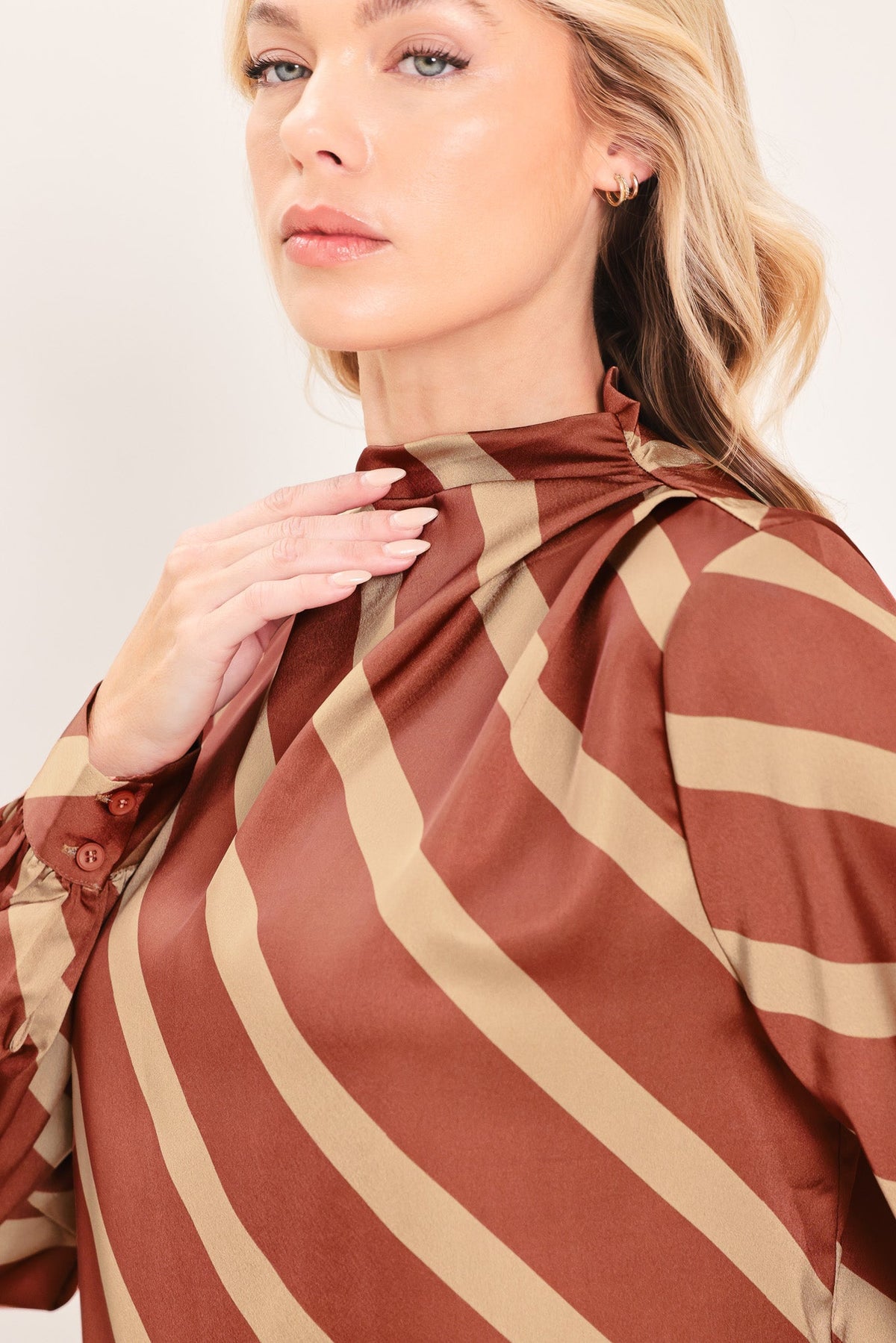 TOFFEE DIAGONAL FLOW WOVEN TOP