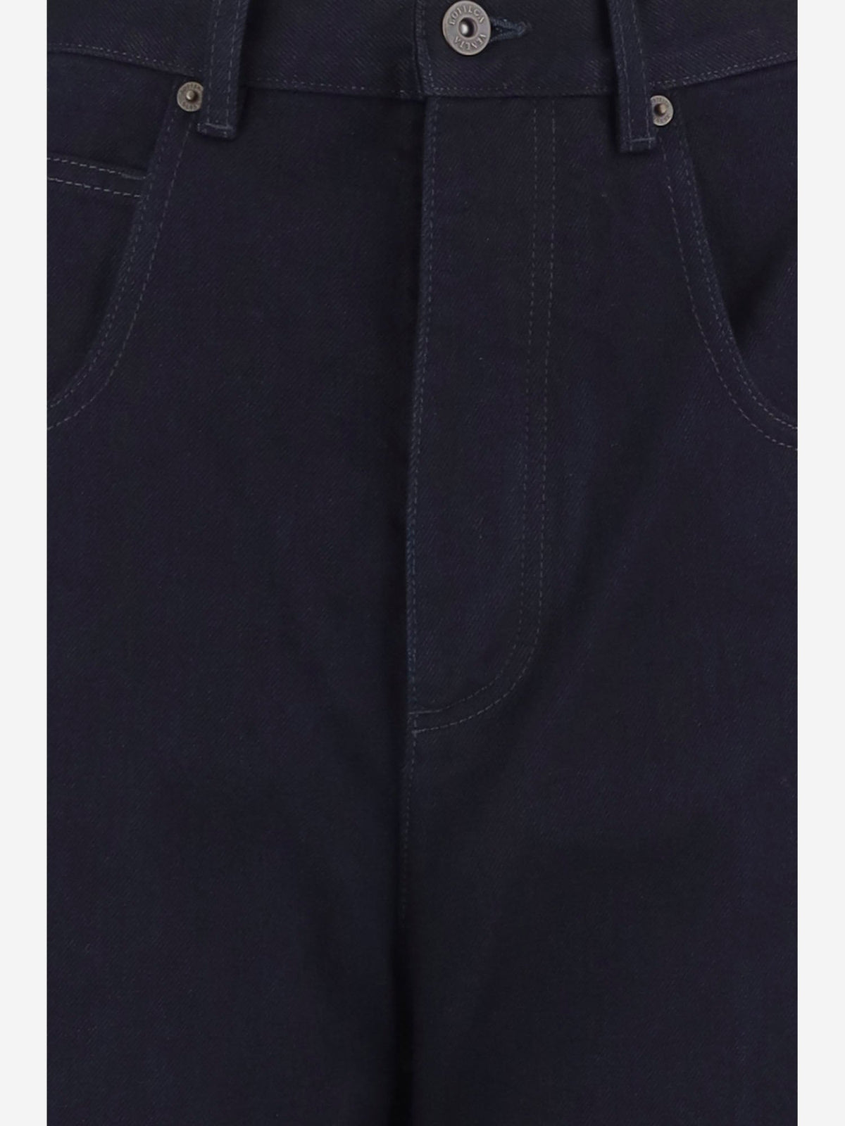 Curved Jeans in Dark Denim