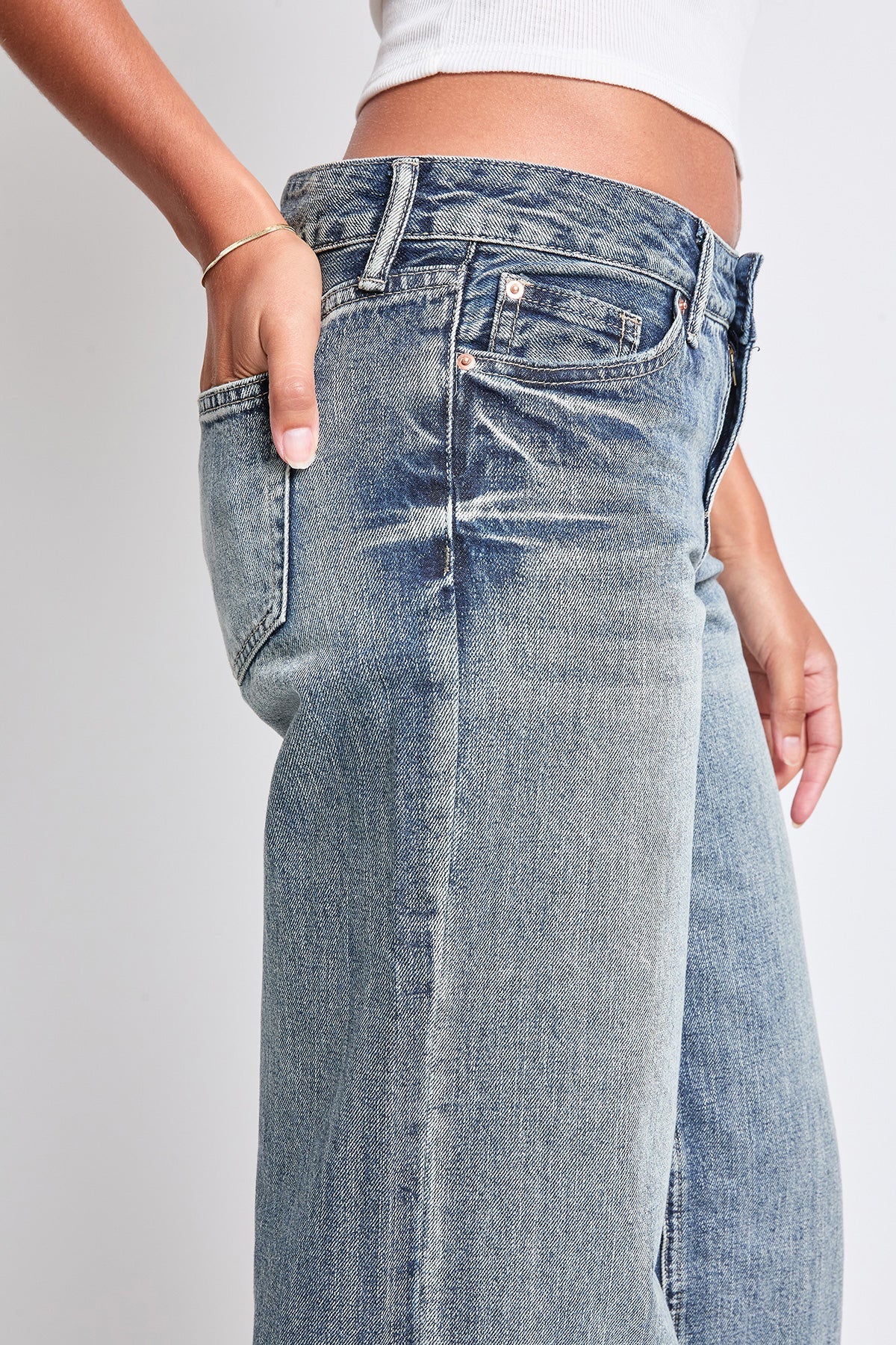 Women's Wide Leg Low Rise Rigid Jeans