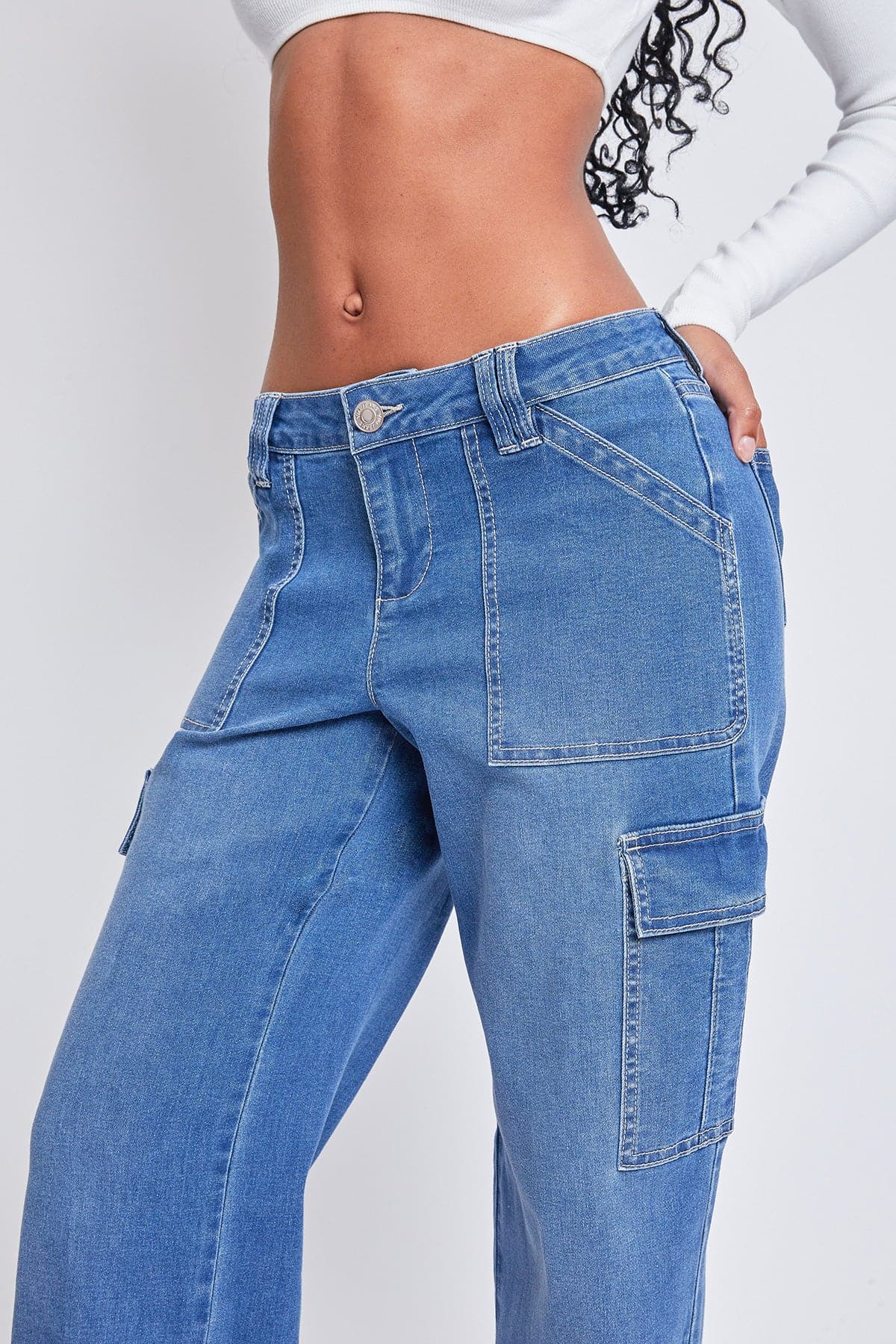 Women's Low Rise Relaxed Cargo Jeans
