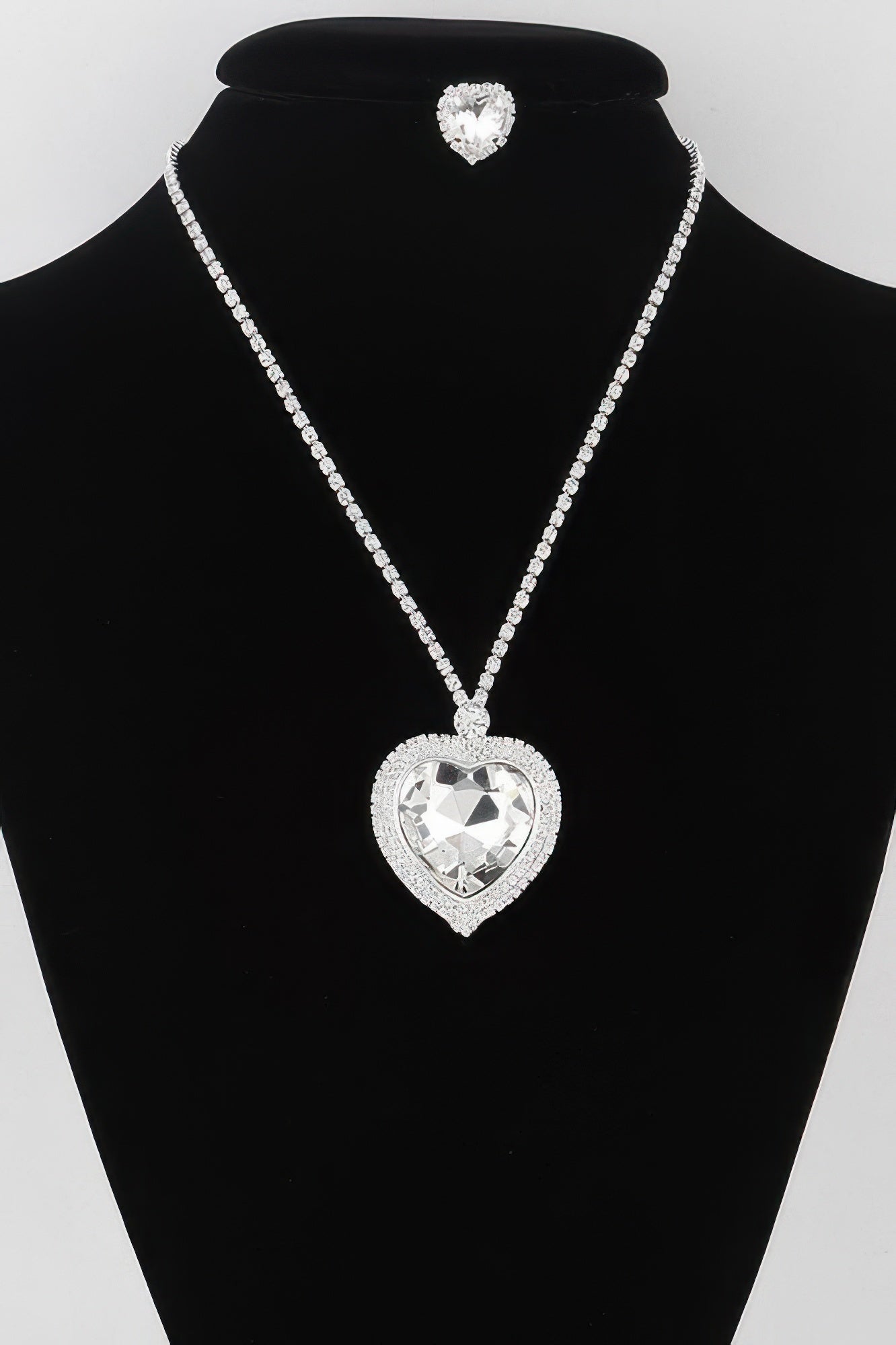 STUYVESANT Jeweled Crystal Heart Necklace: NYFW BYMANYC ® New York