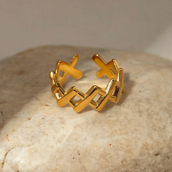 Trendsi just arrived - Stainless steel cutout ring - adjustable