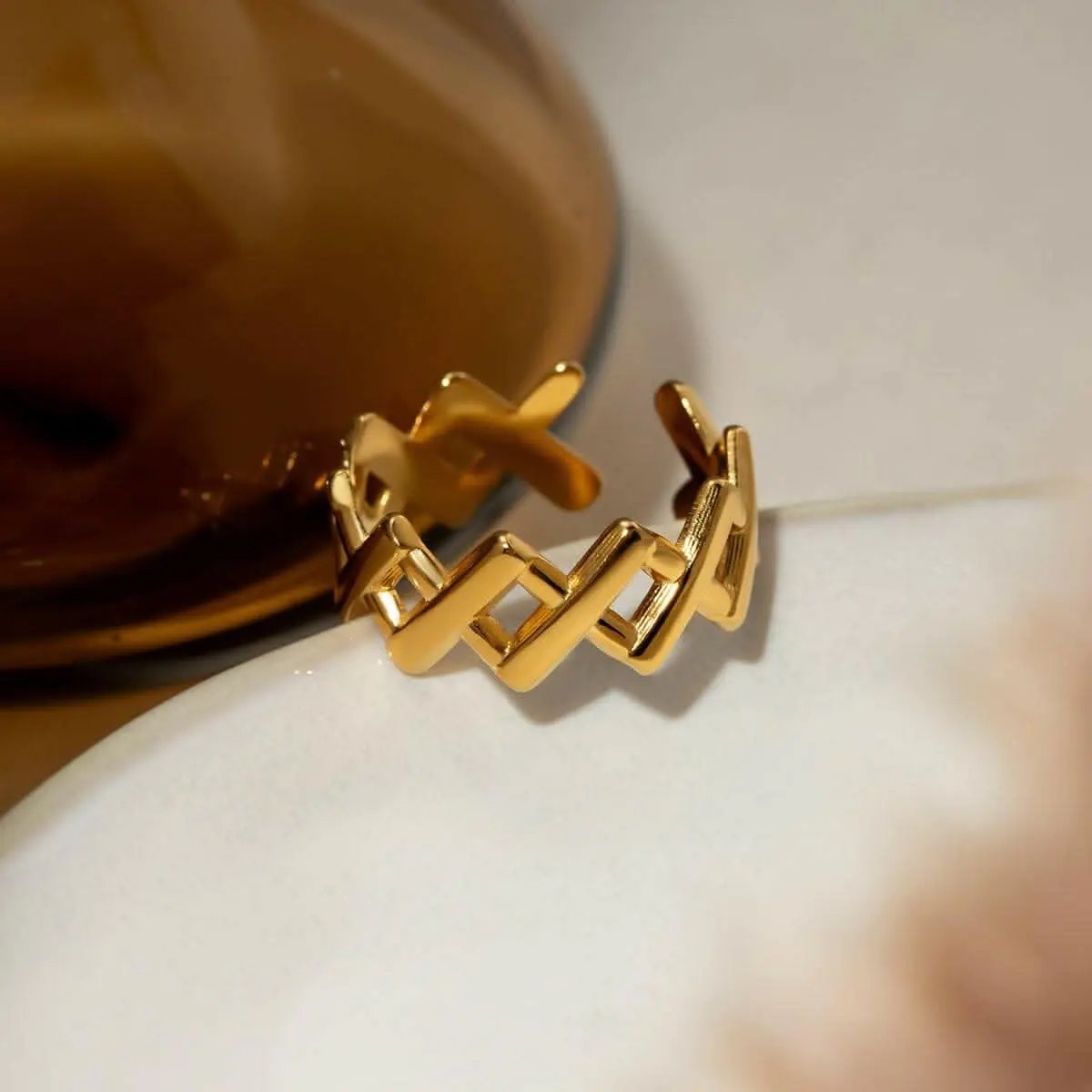 Trendsi just arrived - Stainless steel cutout ring - adjustable