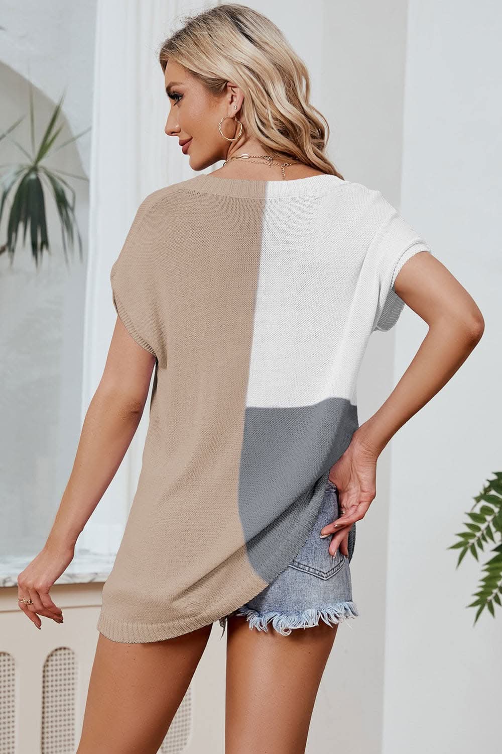 Trendsi Vibrant v-neck color block tee