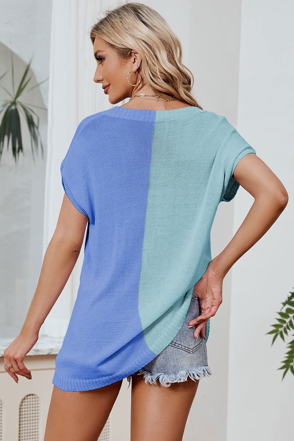 Trendsi Vibrant v-neck color block tee