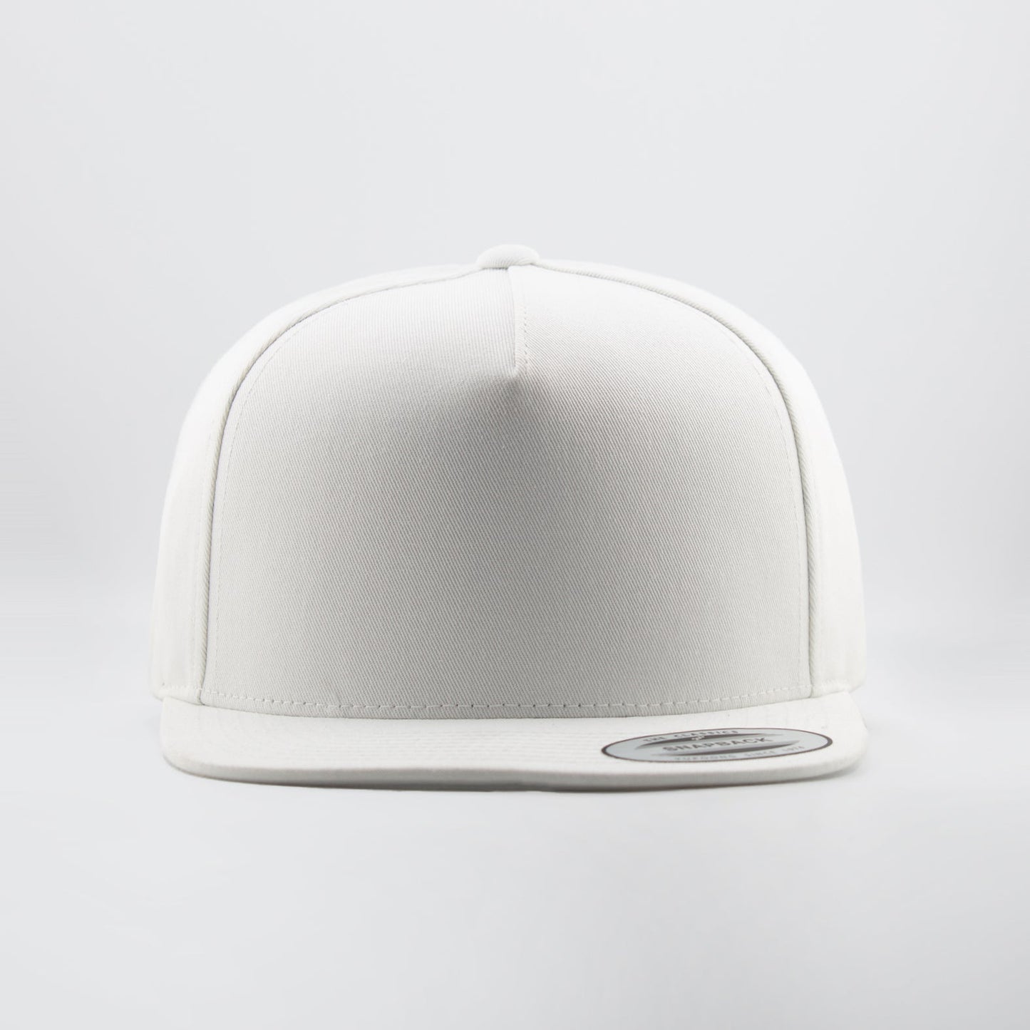 Konus Men's Snapback With Minimal Embroidery