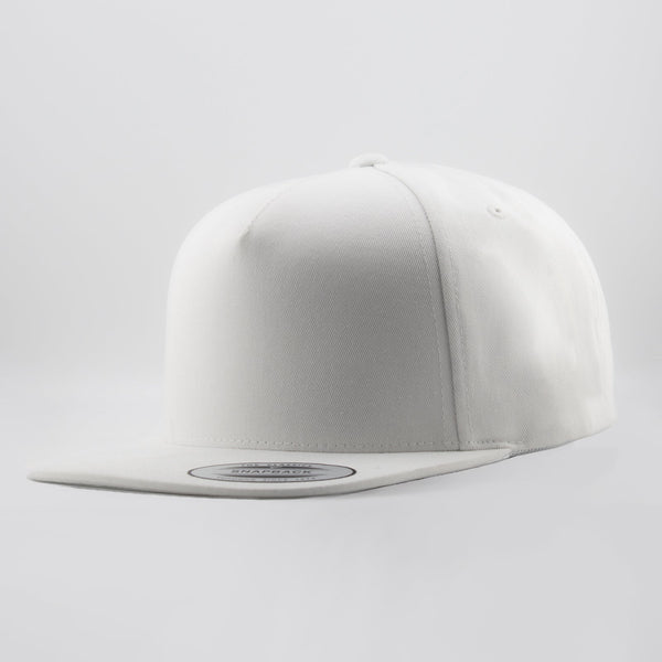 Konus Men's Snapback With Minimal Embroidery