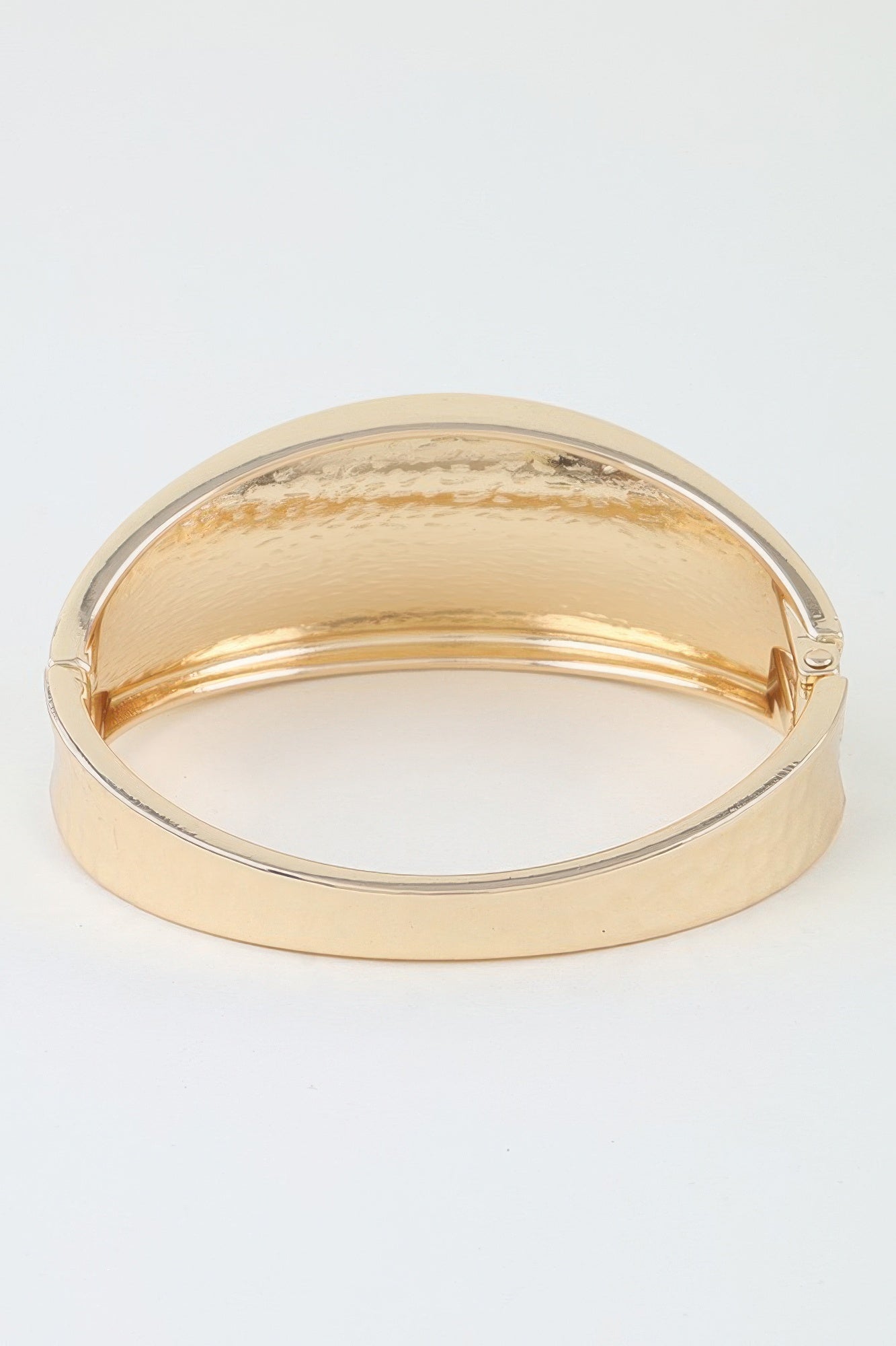 Women's Cuff Bracelet Hammered Leaf Clasp BYMANYC ® New York BOTANICAL OPEN STATEMENT BANGLE - New Collection