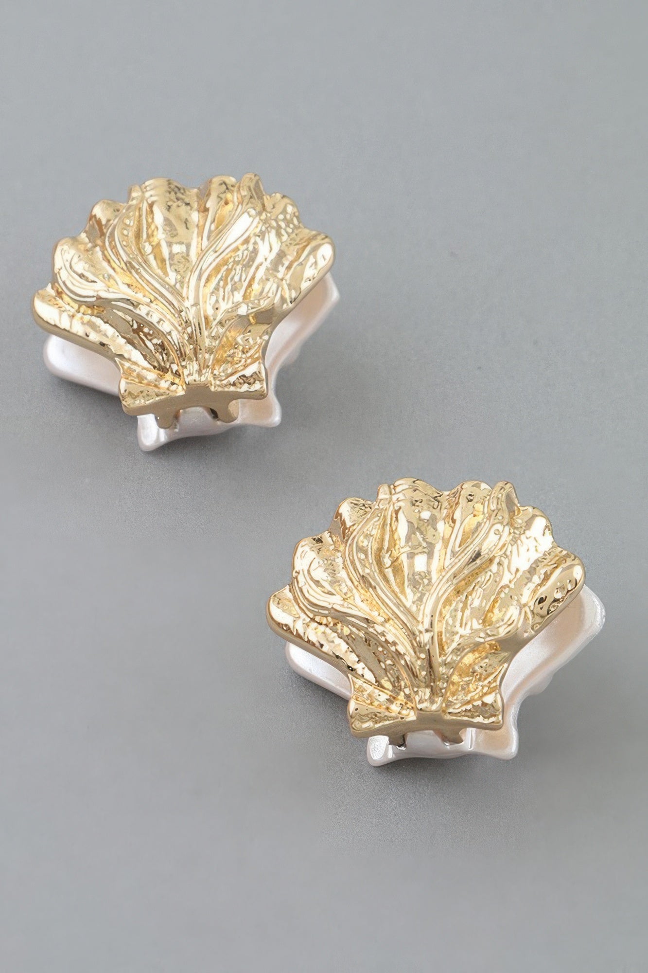 Women's Earrings Studs Clamshell BYMANYC ® New York HAMPTONS CLAMSHELL - New Collection