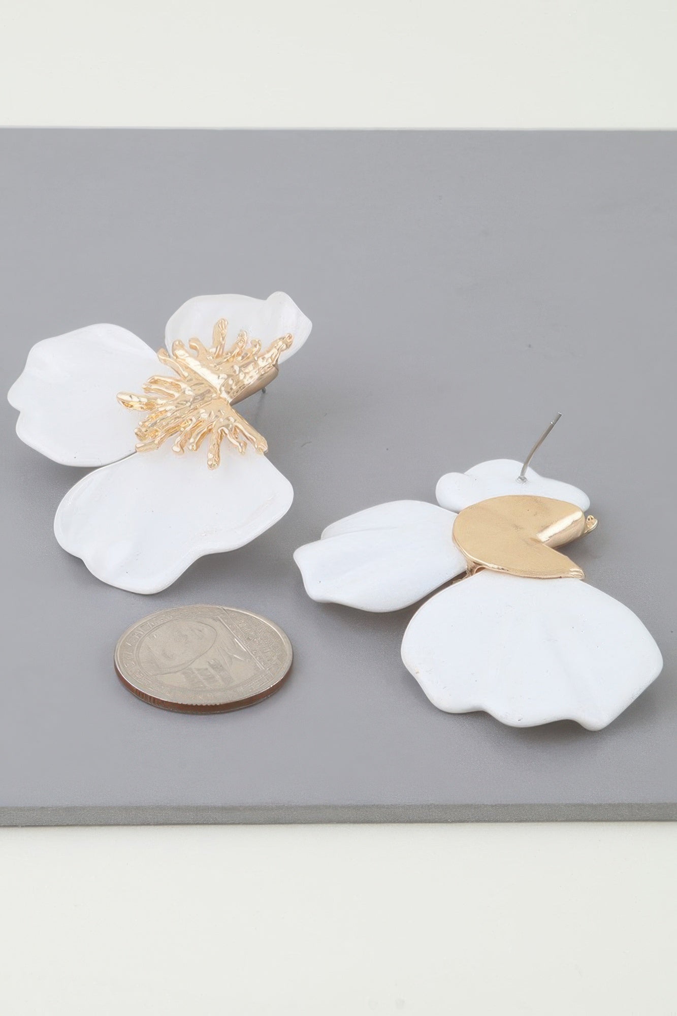 Women's Earrings Studs Floral BYMANYC ® New York HAMPTONS SCALE FLOWER - New Collection