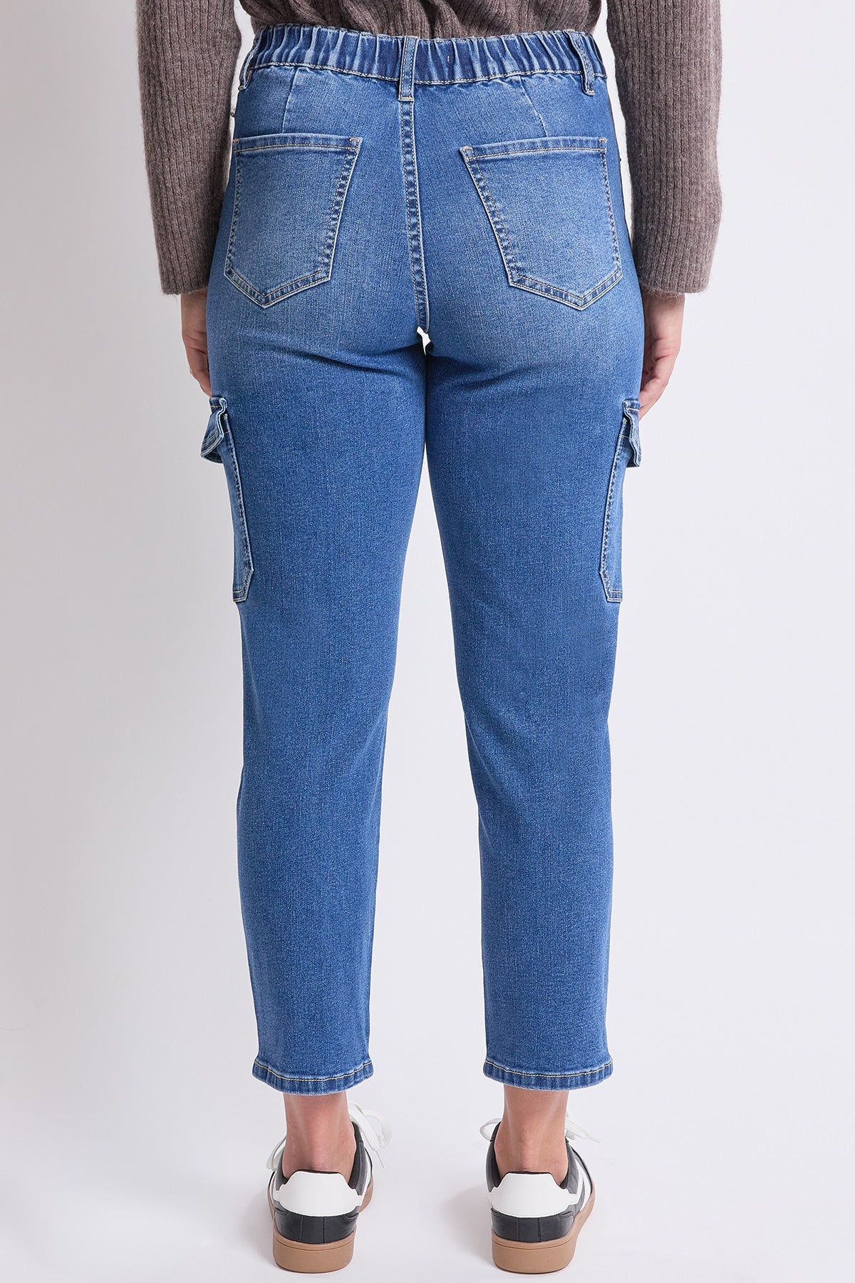 Women's High Rise Slim Straight Cargo Jeans