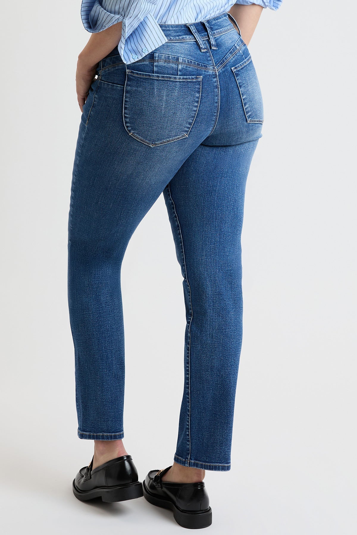Women's High Rise Curve Confidence WannaBettaButt Straight Jeans