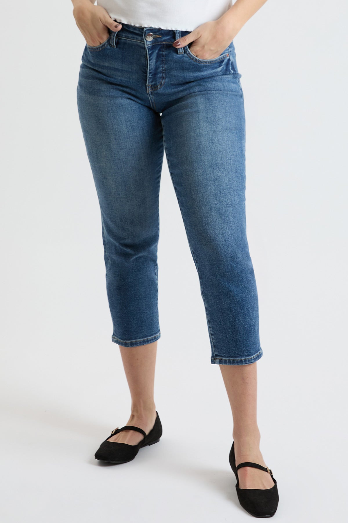 Women's High Rise Premium Stretch Cropped Slim Straight