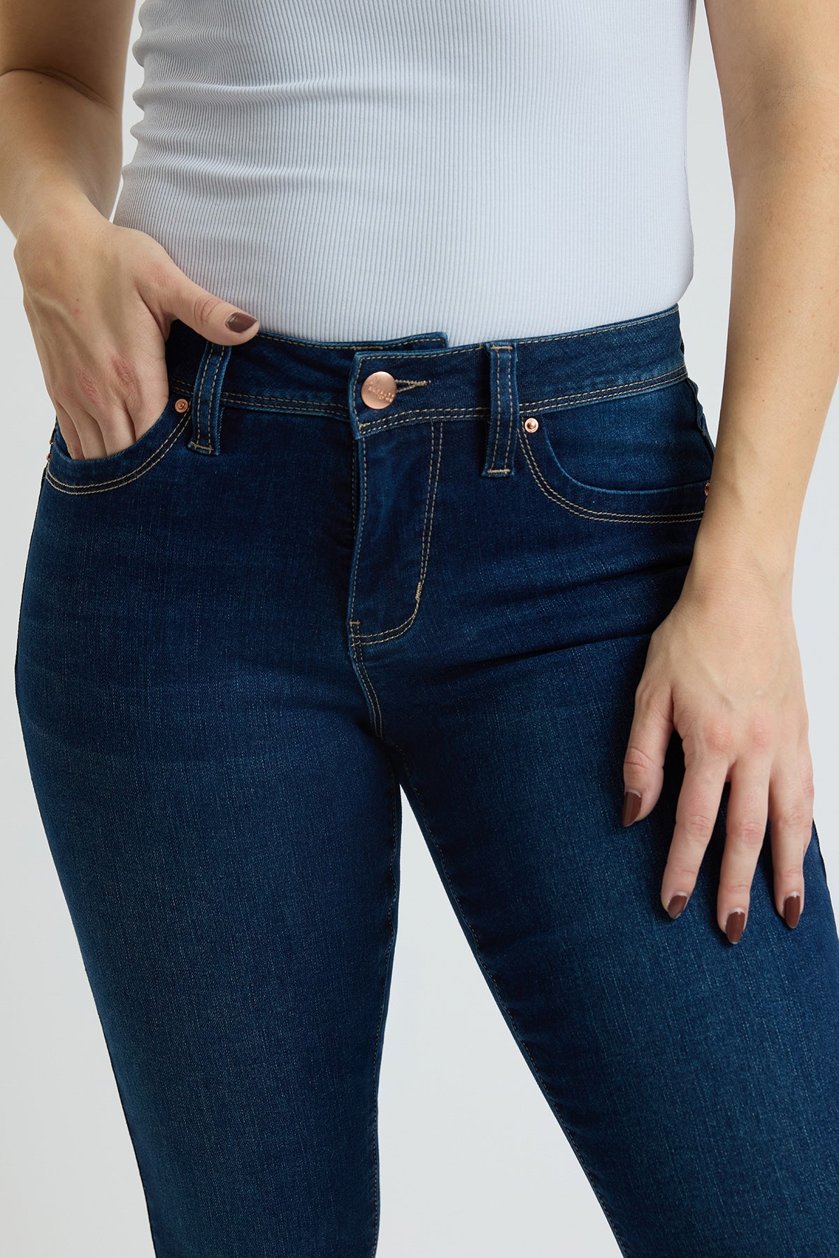 Women's High Rise Curve Confidence WannaBettaButt Skinny Jeans