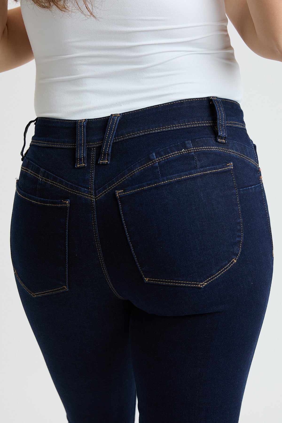 Women's High Rise Curve Confidence WannaBettaButt Skinny Jeans