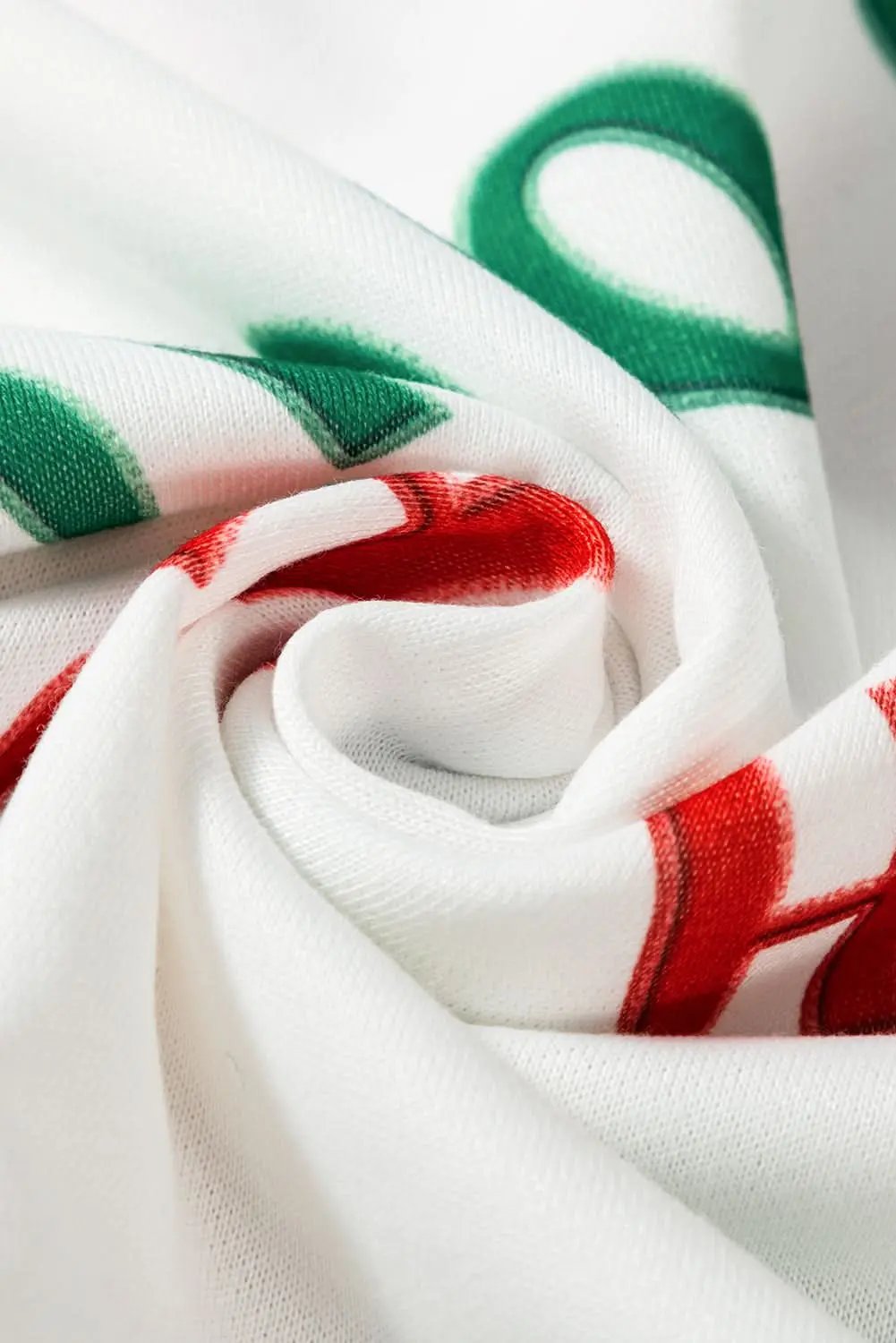 Love Salve White Christmas Print Loungewear Women's Pullover & Shorts Set - Cozy & Cute