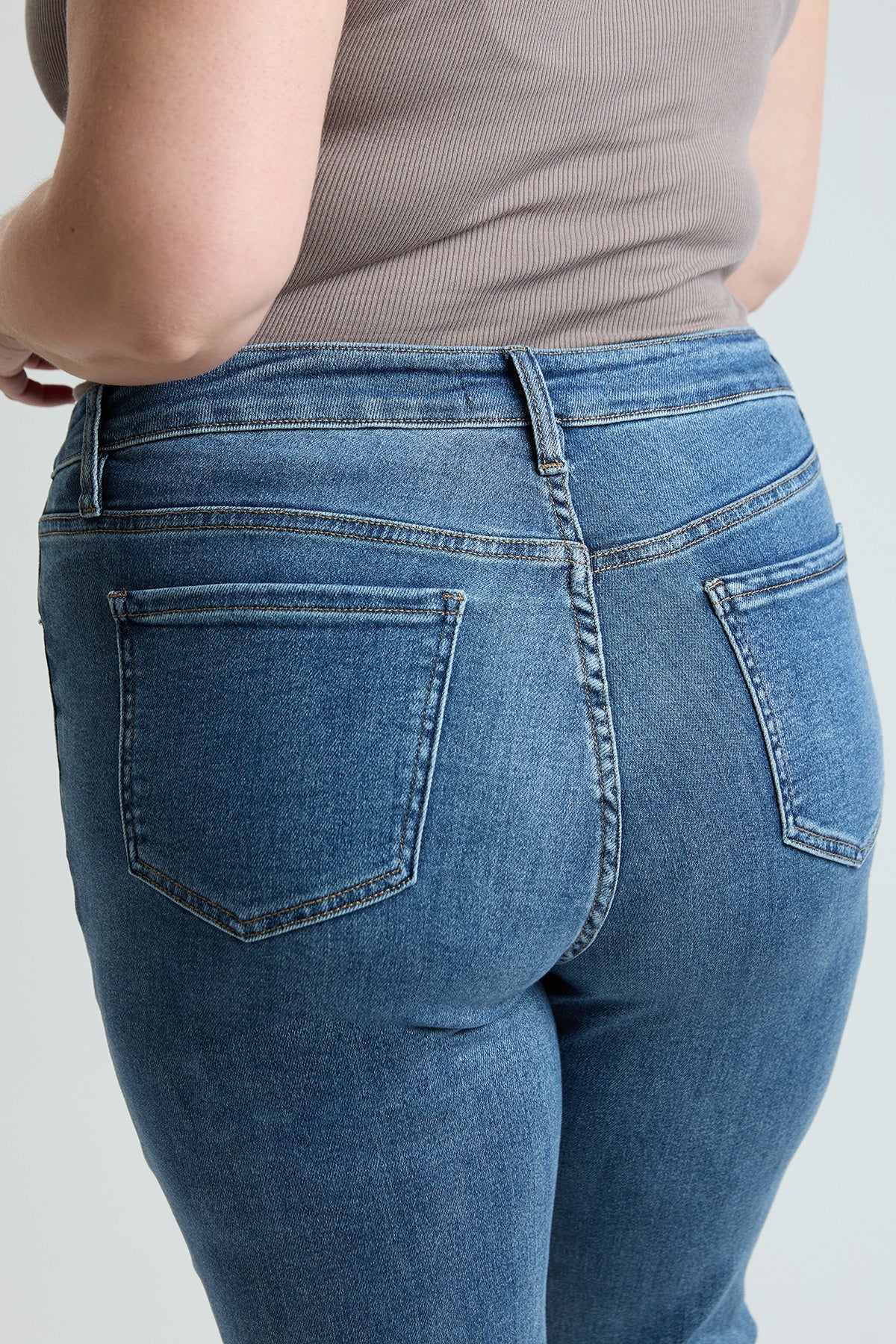 Women's Plus High Rise Premium Stretch Cuff Essential Capri