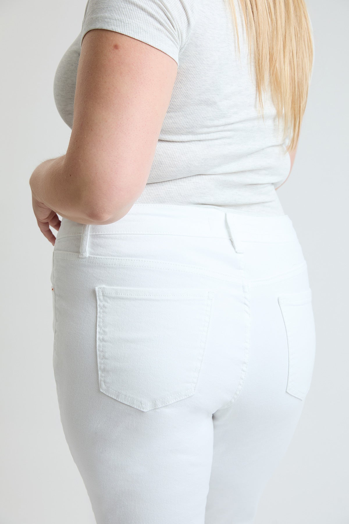 Women's Plus High Rise Premium Stretch Cuff Essential Capri