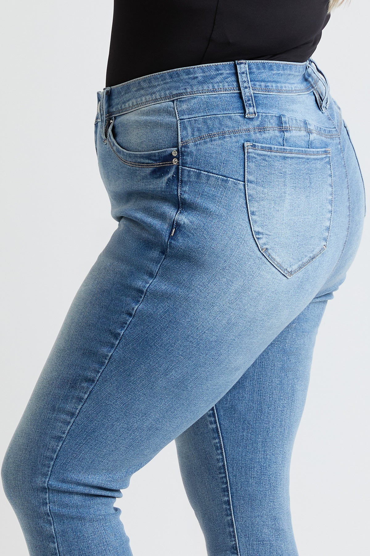 Women's Plus High Rise Curve Confidence WannaBettaButt Skinny Jeans