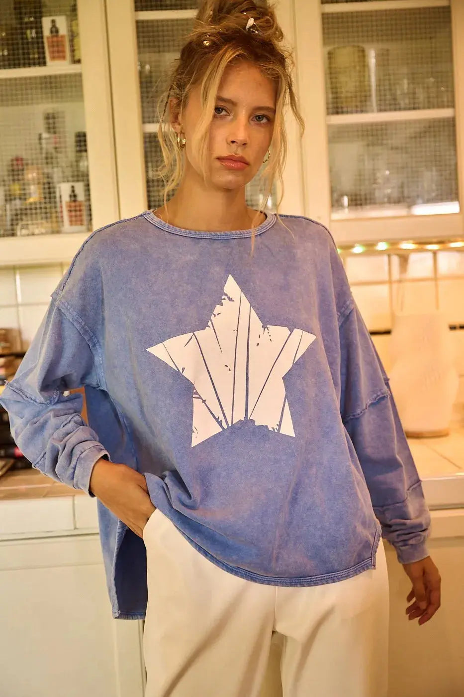 Women's Long Sleeve Top - Star Graphic Mineral Wash - Trendy & Comfy