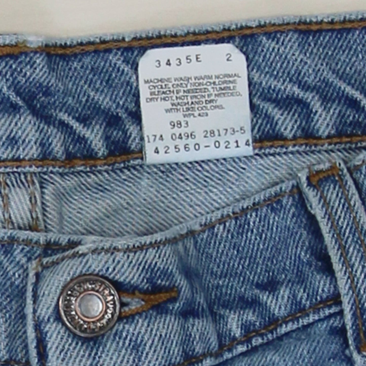 Distressed Vintage 90s Levi's 560 Loose Fit Tapered Leg Jeans - Men's 34x30