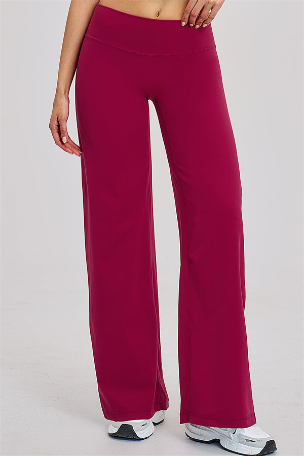 The Dynamic T-shirt Straight Leg Pants 2-Piece Set