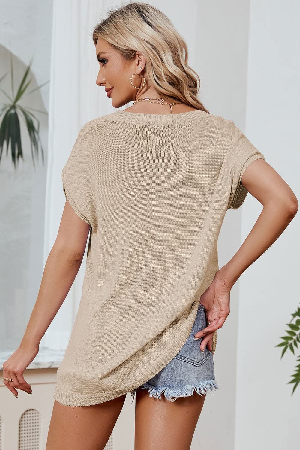 Trendsi Vibrant v-neck color block tee