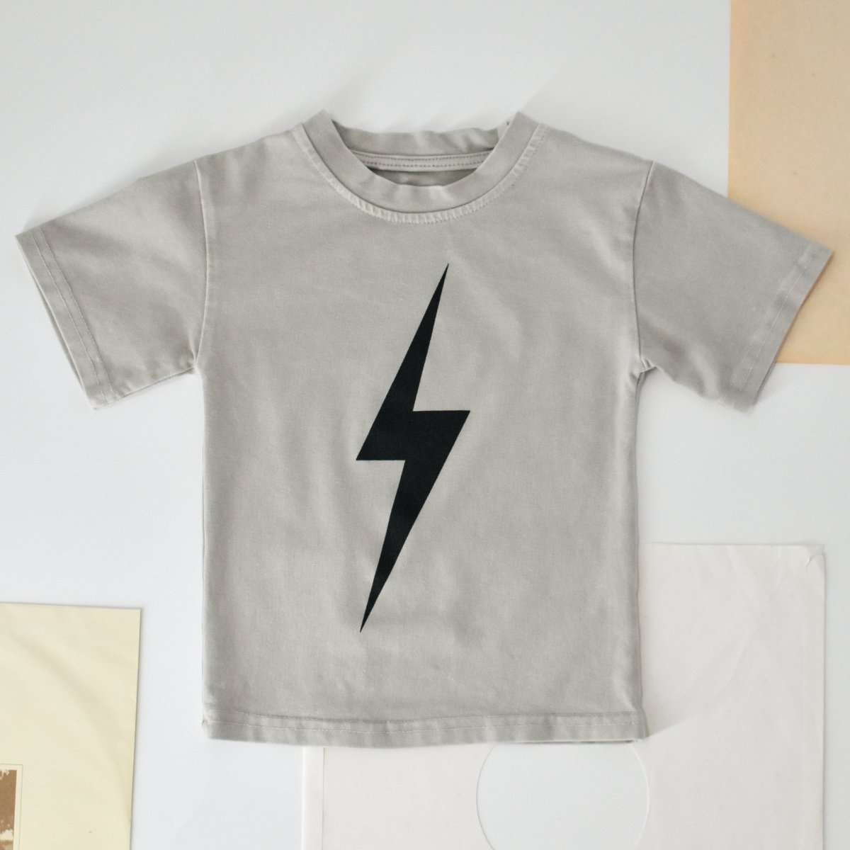 GREIGE ACID-WASH SPARK TEE