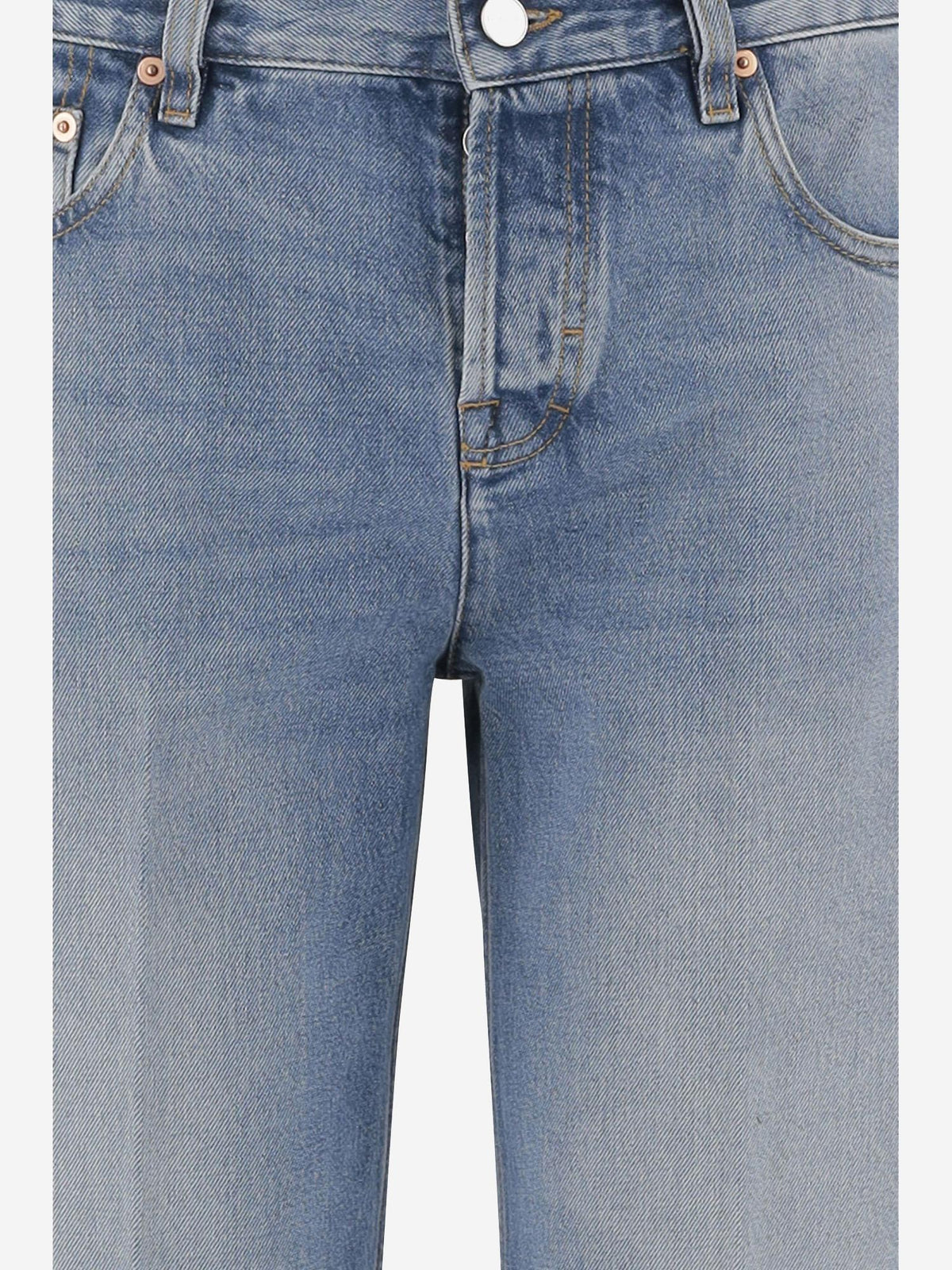 Straight Jeans in Faded Blue