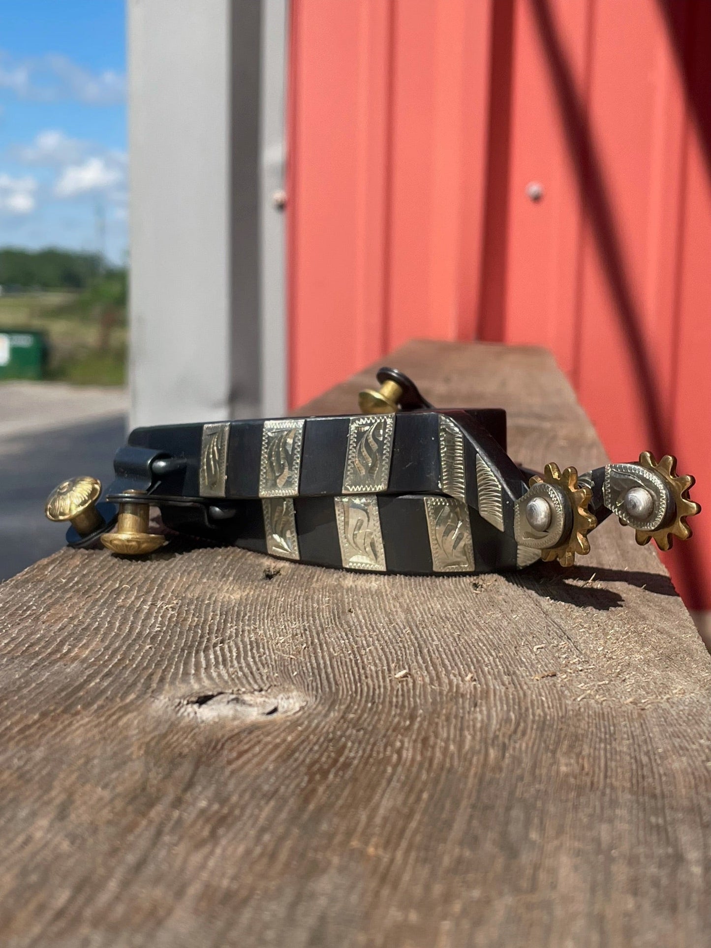 Black Engraved Spur with Silver