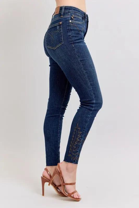 Trendsi Judy Blue Embroidered High Rise Plus Size Women's Jeans: Skinny & Flattering