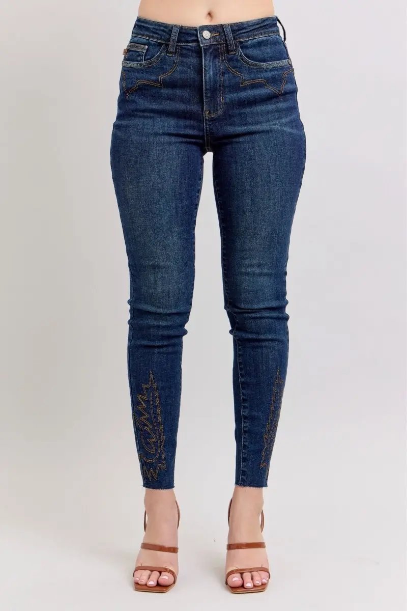 Trendsi Judy Blue Embroidered High Rise Plus Size Women's Jeans: Skinny & Flattering