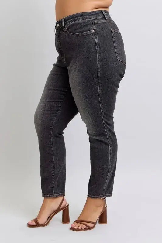 Trendsi Judy Blue Mid Rise Plus Size Jeans Women's Everyday Tummy Control Slim Fit