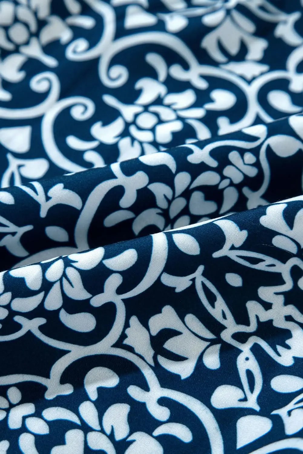 Women's Floral Button-Up Shirt - Lightweight & Elegant Spring Top