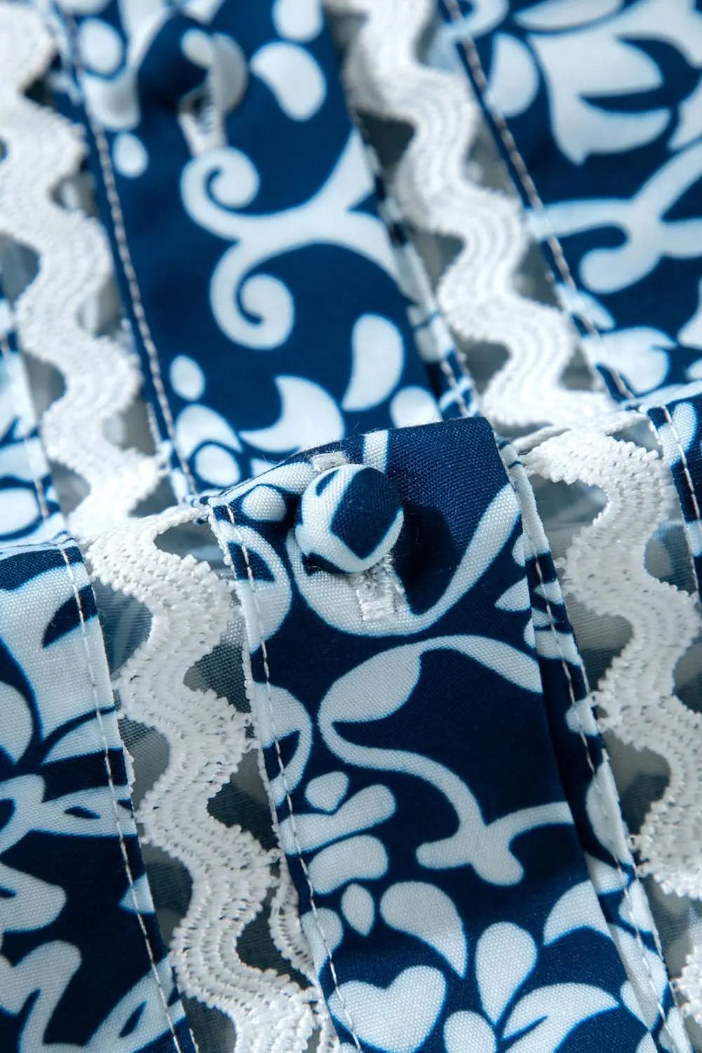 Women's Floral Button-Up Shirt - Lightweight & Elegant Spring Top