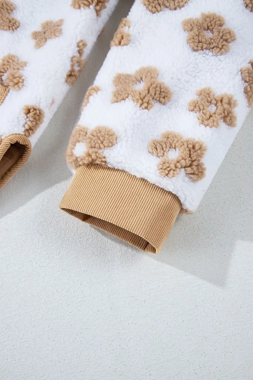 Love Salve Charming beige flower fleece jacket