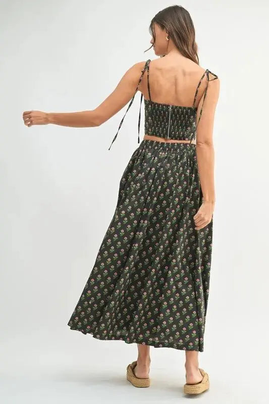 Women's Crop Top & Skirt Set - Floral Print - Trendy Two Piece
