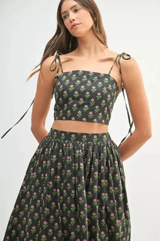 Women's Crop Top & Skirt Set - Floral Print - Trendy Two Piece