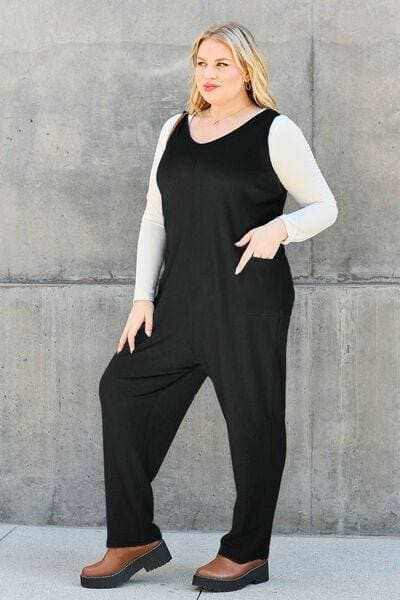 Sleeveless Jumpsuit - With Pockets - Chic