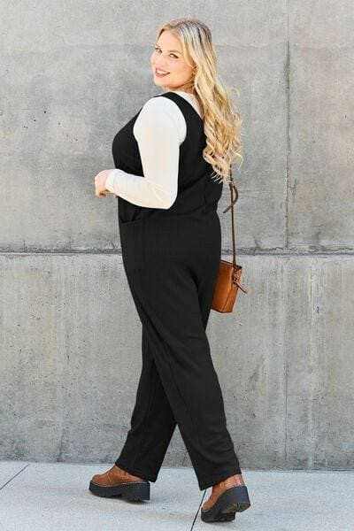 Sleeveless Jumpsuit - With Pockets - Chic
