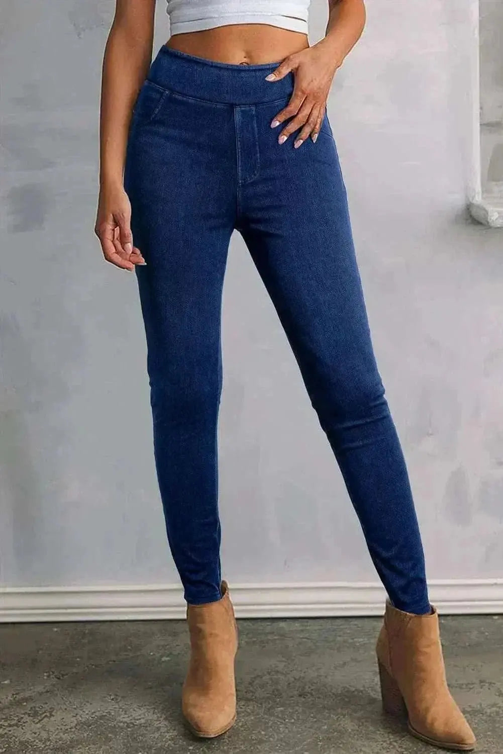 Trendsi Skinny Jeans Women's Chic Fit Fashion Jeans Pocketed Design