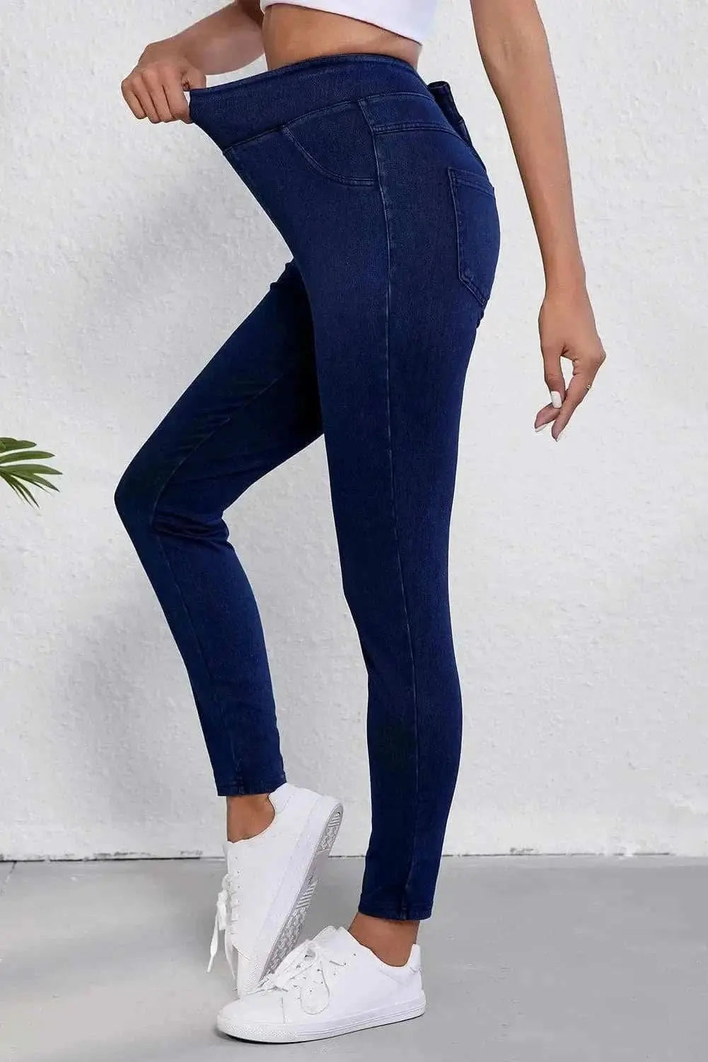Trendsi Skinny Jeans Women's Chic Fit Fashion Jeans Pocketed Design
