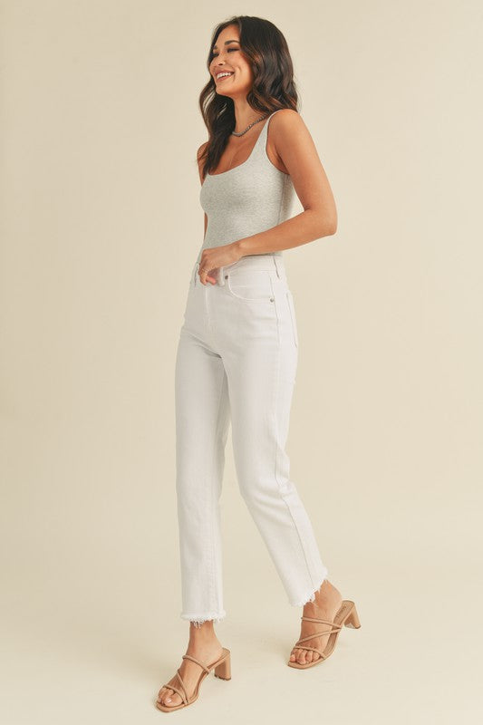 Straight Jeans With Pocket And Hem Bust